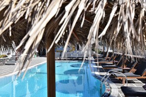 Outdoor pool - Kafouros Hotel (Santorini)