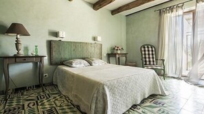 Bureau, chambres insonorisées, Wi-Fi gratuit