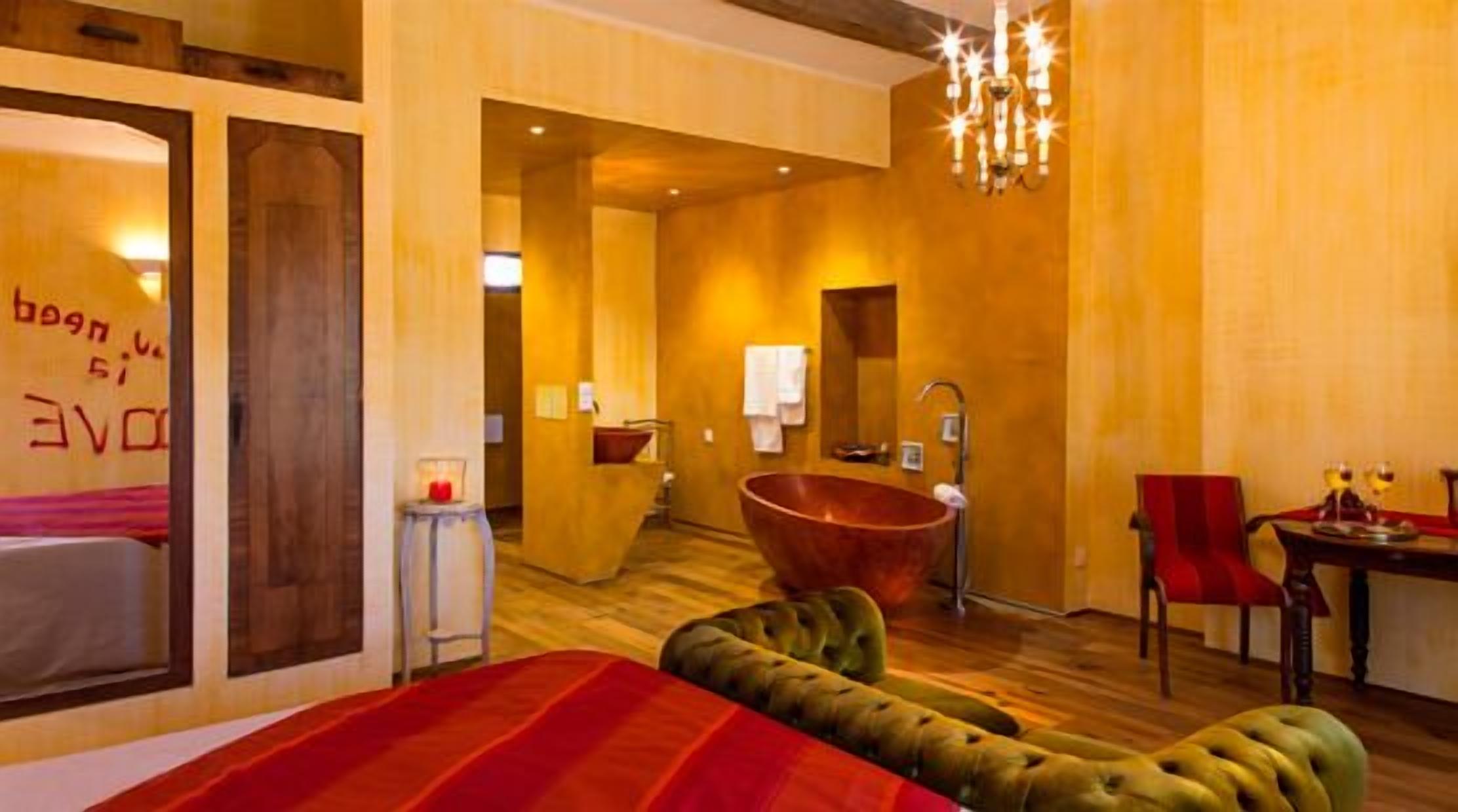 Luxury-Doppelzimmer (Love) | Schreibtisch, schallisolierte Zimmer, kostenloses WLAN