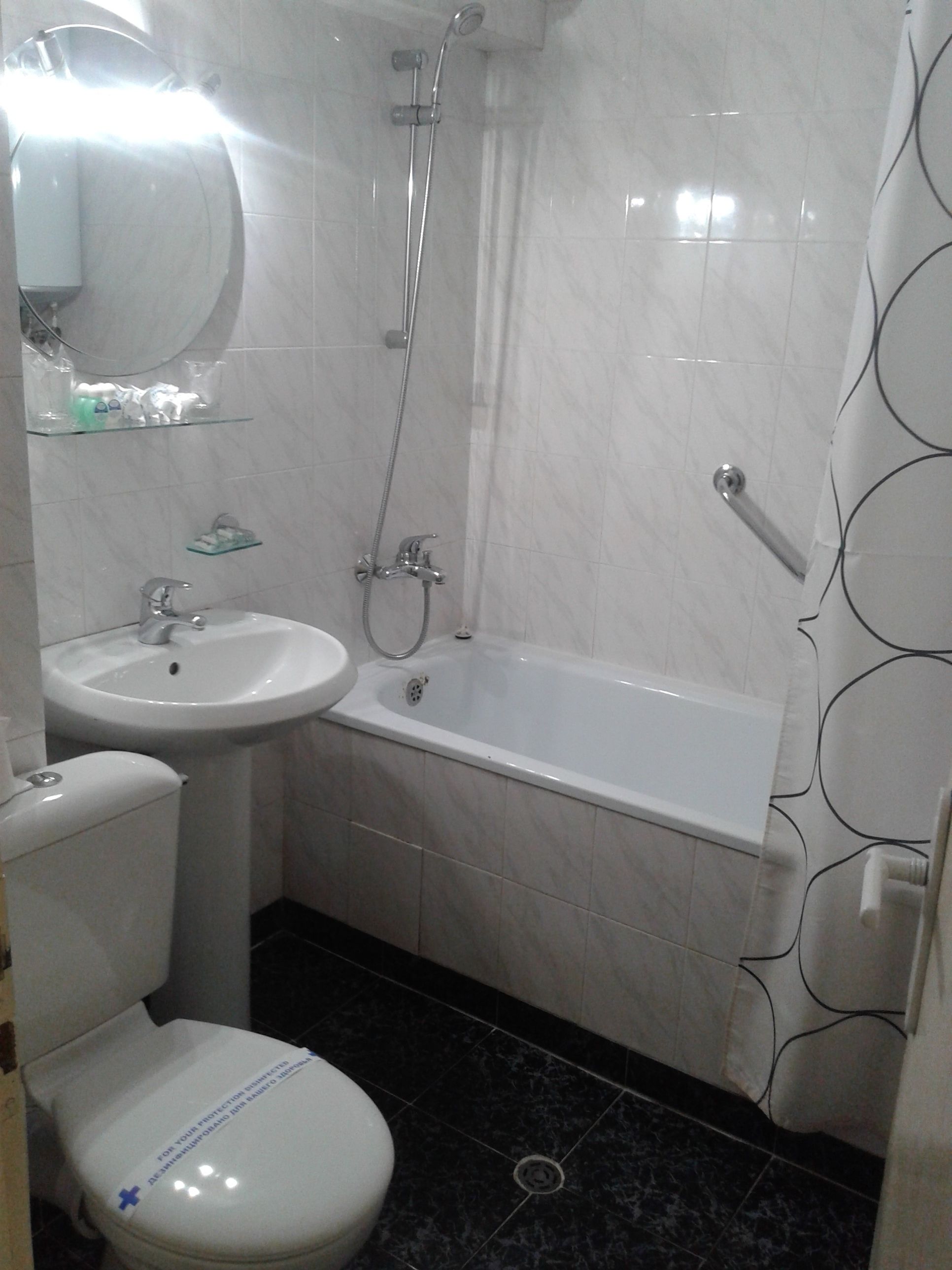 apartment suite | bathroom | free toiletries, hair dryer, towels