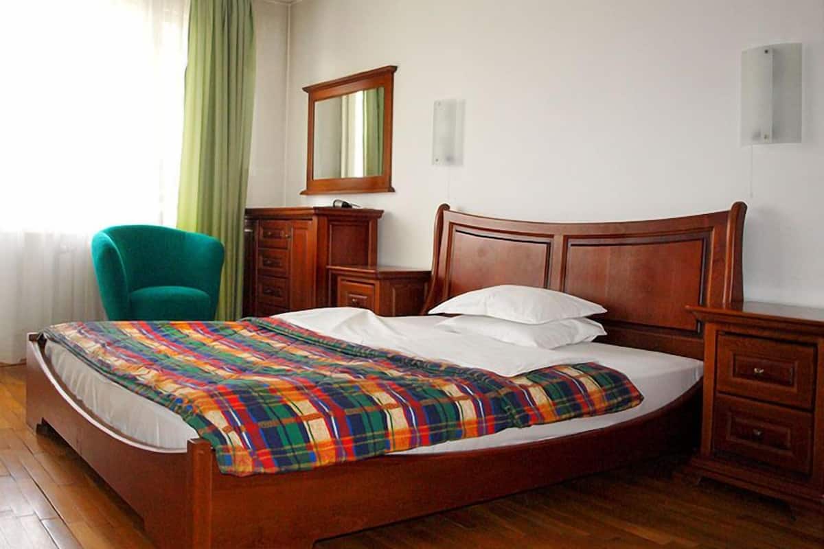 minibar, in-room safe, desk, iron/ironing board