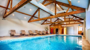 Indoor pool, pool loungers