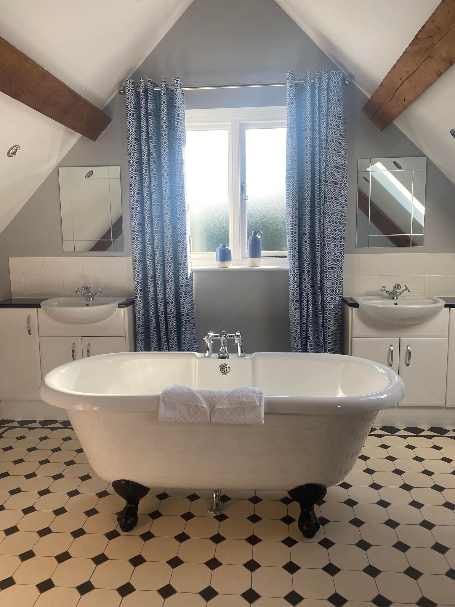 executive suite | individually decorated, individually furnished, desk, iron/ironing board