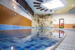 Indoor pool, a lap pool - Hotel Sunrise Park (Bansko)