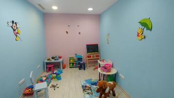 Área de juegos infantiles techada