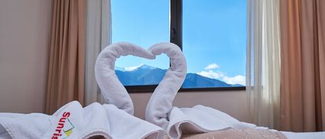 Frigobar, escrivaninha, quartos à prova de som, Wi-Fi de cortesia