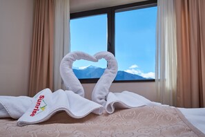 迷你吧、办公桌、隔音、免费 WiFi