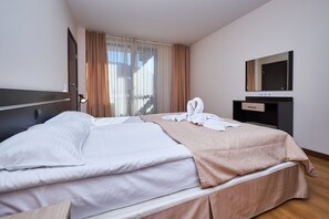 Minibar, skrivebord, lydisolering, gratis Wi-Fi