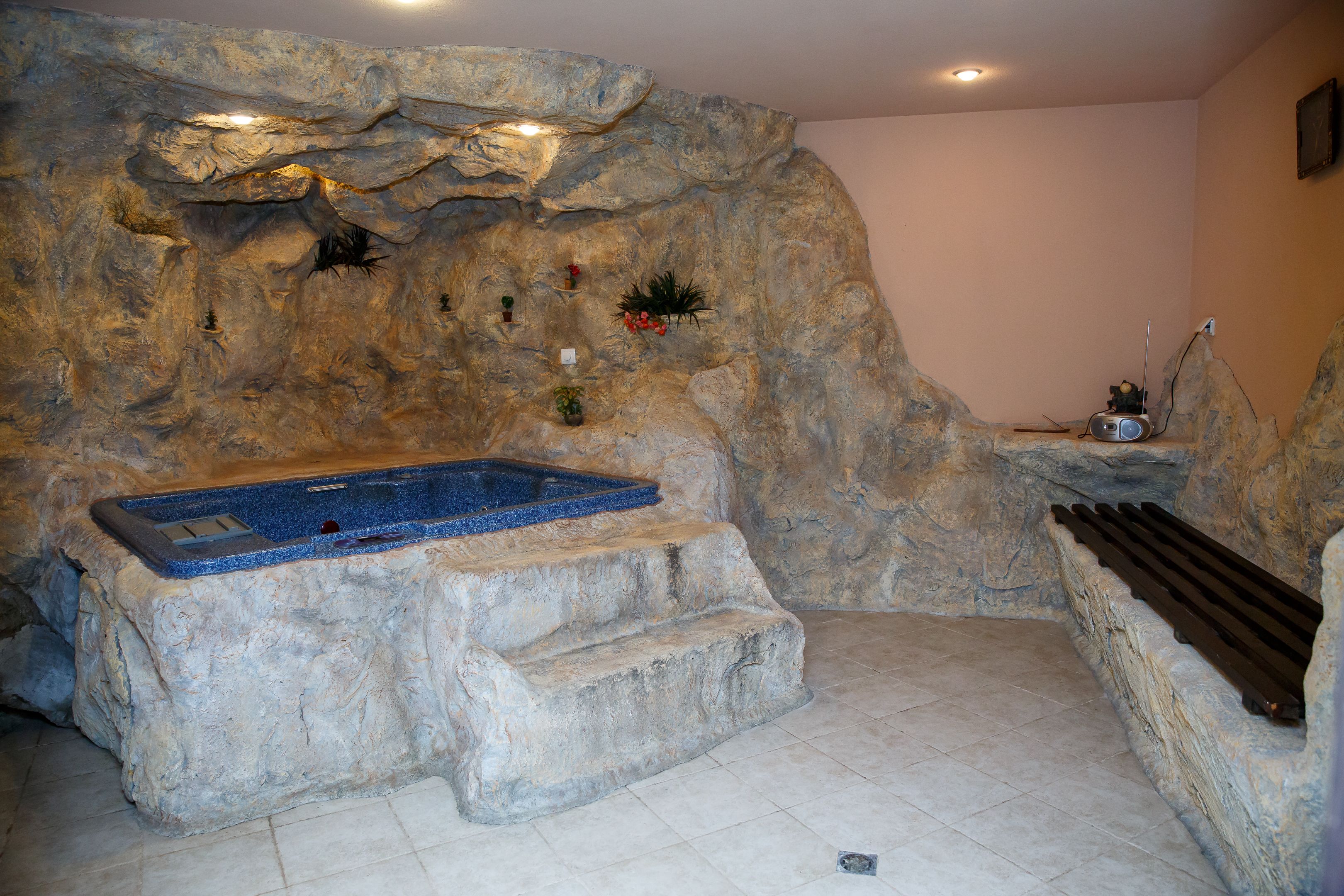 Indoor spa tub