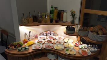 Tägliches inbegriffenes Frühstücksbuffet