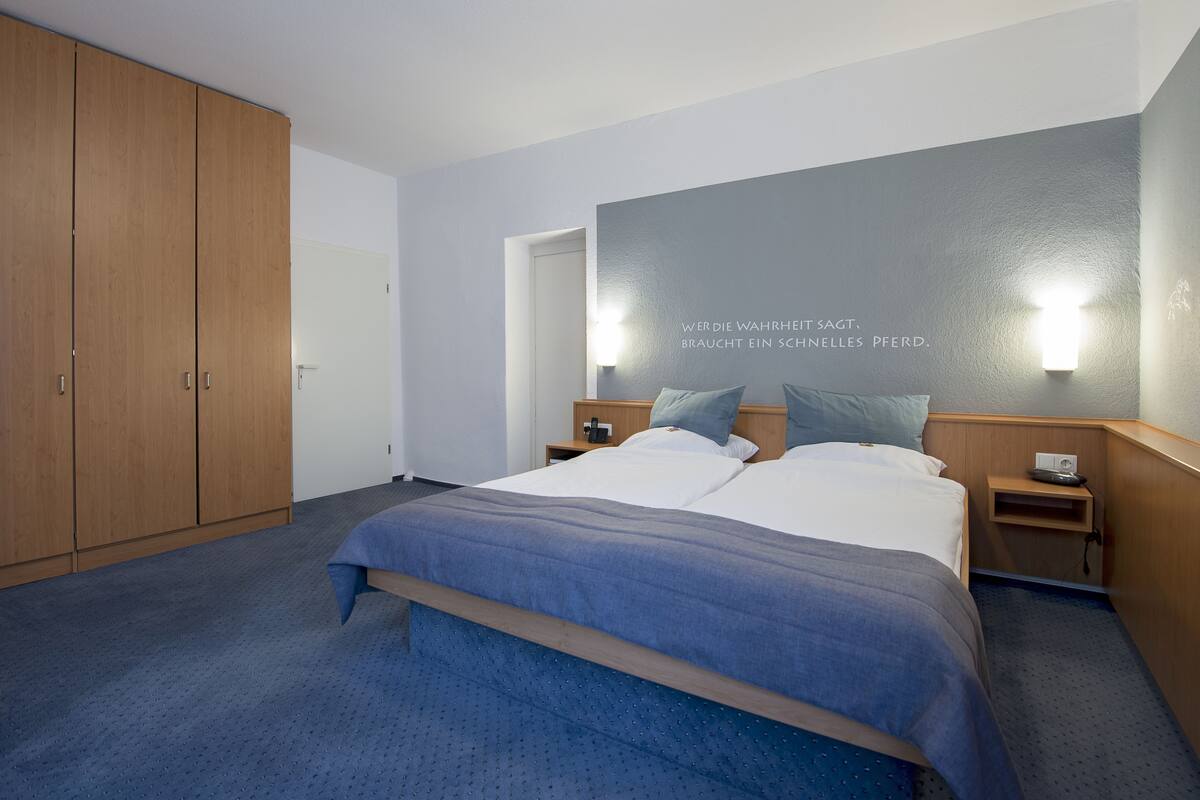 Chambre double, non-fumeur | Bureau, accès au Wi-Fi (inclus)