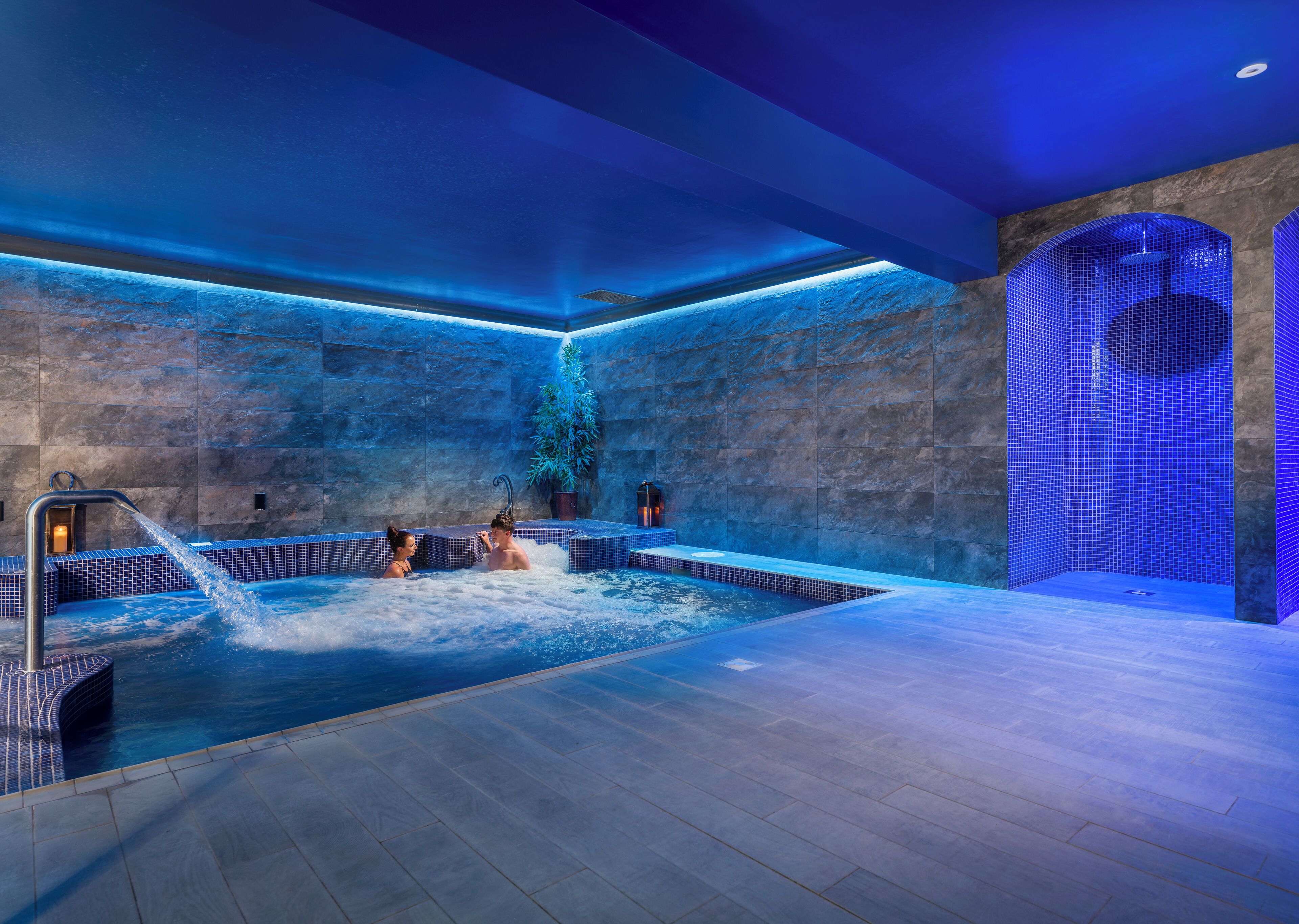 Lichaamsbehandelingen, hydrotherapie, hotstone-massages