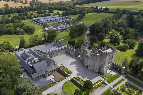 Aerial view - Kilkea Castle (Kilkea)