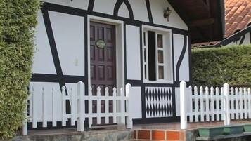 1 sovrum, duntäcken, individuell inredning och ljudisolering