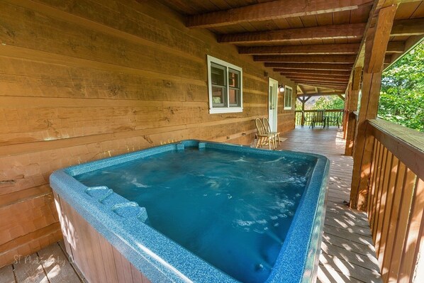 Cabin, 6 Bedrooms | Terrace/patio