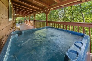 Cabin, 6 Bedrooms | Terrace/patio