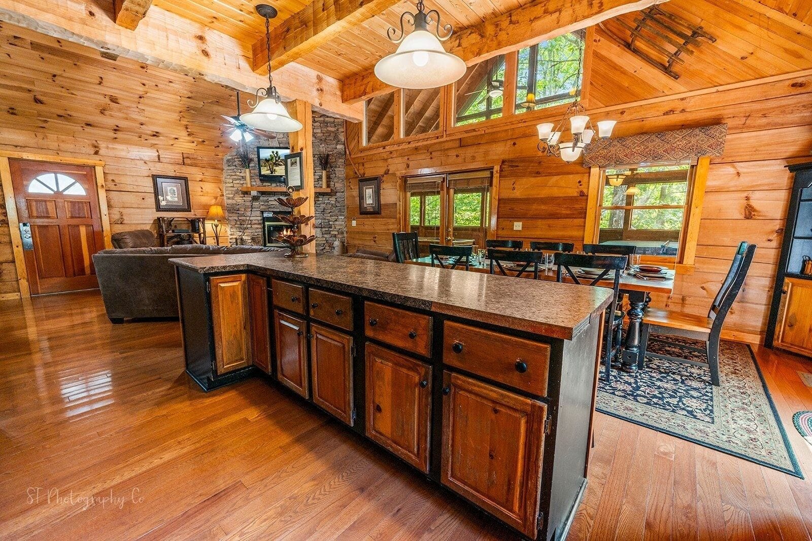 Cabin, 4 Bedrooms | Interior