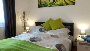3 bedrooms, iron/ironing board, free cribs/infant beds, free WiFi