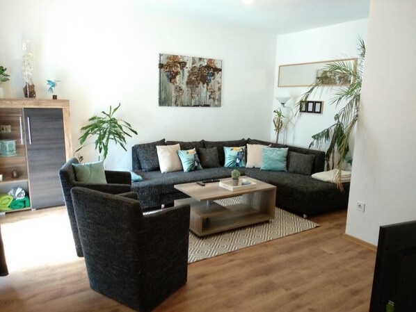 Maison | Aire de séjour | Téléviseur à écran plat