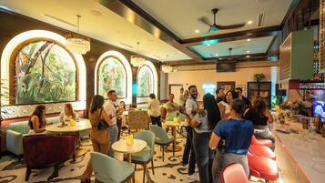 Lobby lounge