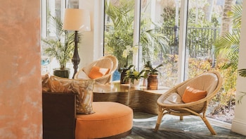 Hotel entrance and lobby at Havana Cabana at Key West 