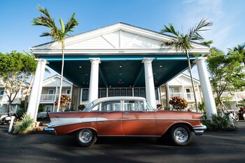 Hotel exterior and entrance at Havana Cabana at Key West 
