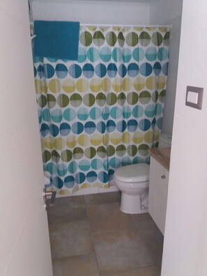 Family Apartment, 2 Bedrooms | Bathroom