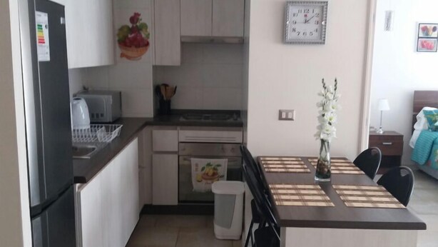 Family Apartment, 2 Bedrooms | Private kitchen | Full-sized fridge, oven, stovetop, cookware/dishes/utensils - Depto Maria Aprilla 2 Piso (La Serena)
