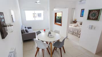 Kamar Standar, 1 Tempat Tidur King dengan tempat tidur Sofa | 1 kamar tidur, seprai premium, selimut bulu angsa, dan brankas