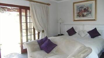 Luxury Room, 1 Bedroom | 1 bedroom, in-room safe, free WiFi