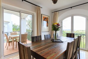 Villa, 4 Bedrooms, Private Pool | In-room dining