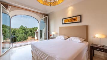 2 bedrooms, premium bedding, in-room safe, individually decorated