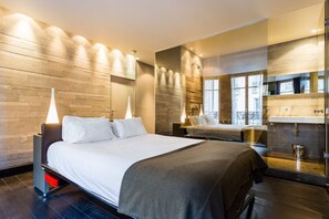 Peralatan tempat tidur premium, dihias secara berasingan 