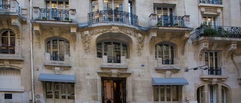 واجهة المنشأة