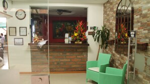 Reception - Casa Lleras Hotel Boutique (Medellín)