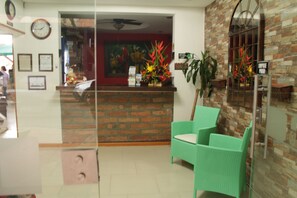 Reception - Casa Lleras Hotel Boutique (Medellín)