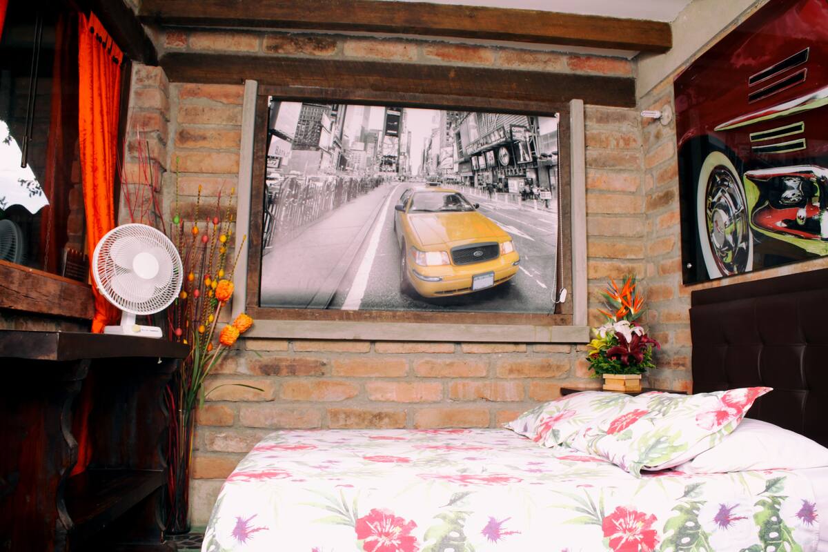 Quarto família | Roupas de cama premium, frigobar, cofres nos quartos