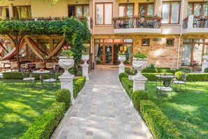 Property entrance - Golden Pearl Hotel (Sunny Beach)