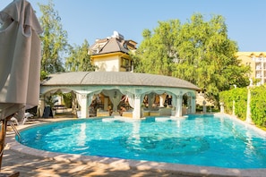 Seasonal outdoor pool - Golden Pearl Hotel (Sunny Beach)