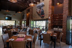 Café da manhã continental diário (ZAR 280 por pessoa) 