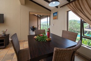 55-Zoll-Flachbildfernseher mit Satellitenempfang, Fernseher