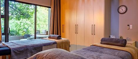 Couples treatment room(s), body treatments, hot stone massages