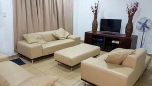 Unclassified image, 5 of 5, button - Rustenburg Self-Catering Units (Rustenburg)