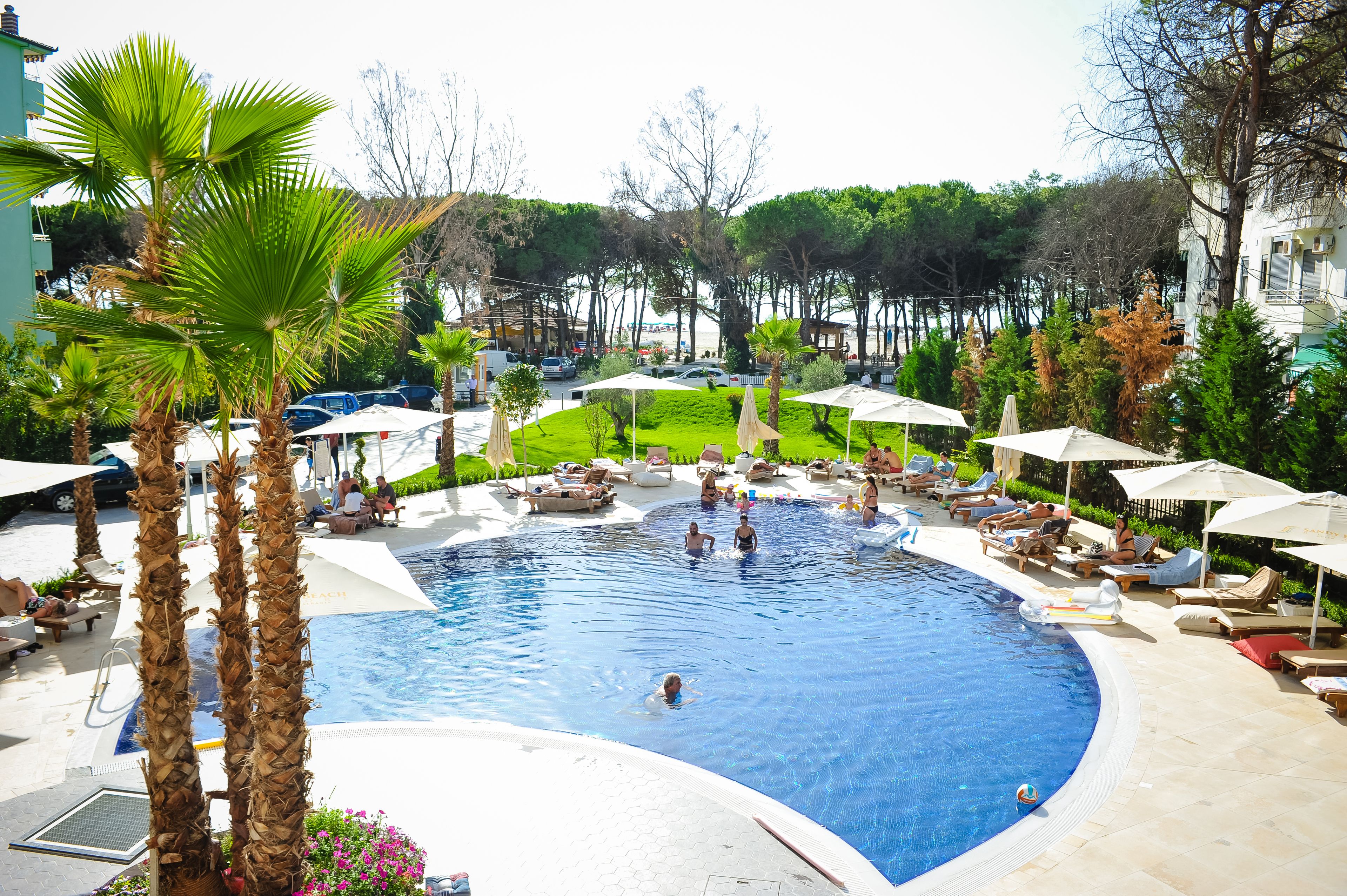 Indoor pool, 2 outdoor pools