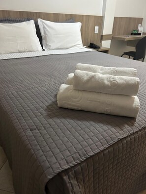 Double Room, 1 Double Bed | Minibar, desk, free cots/infant beds, free WiFi