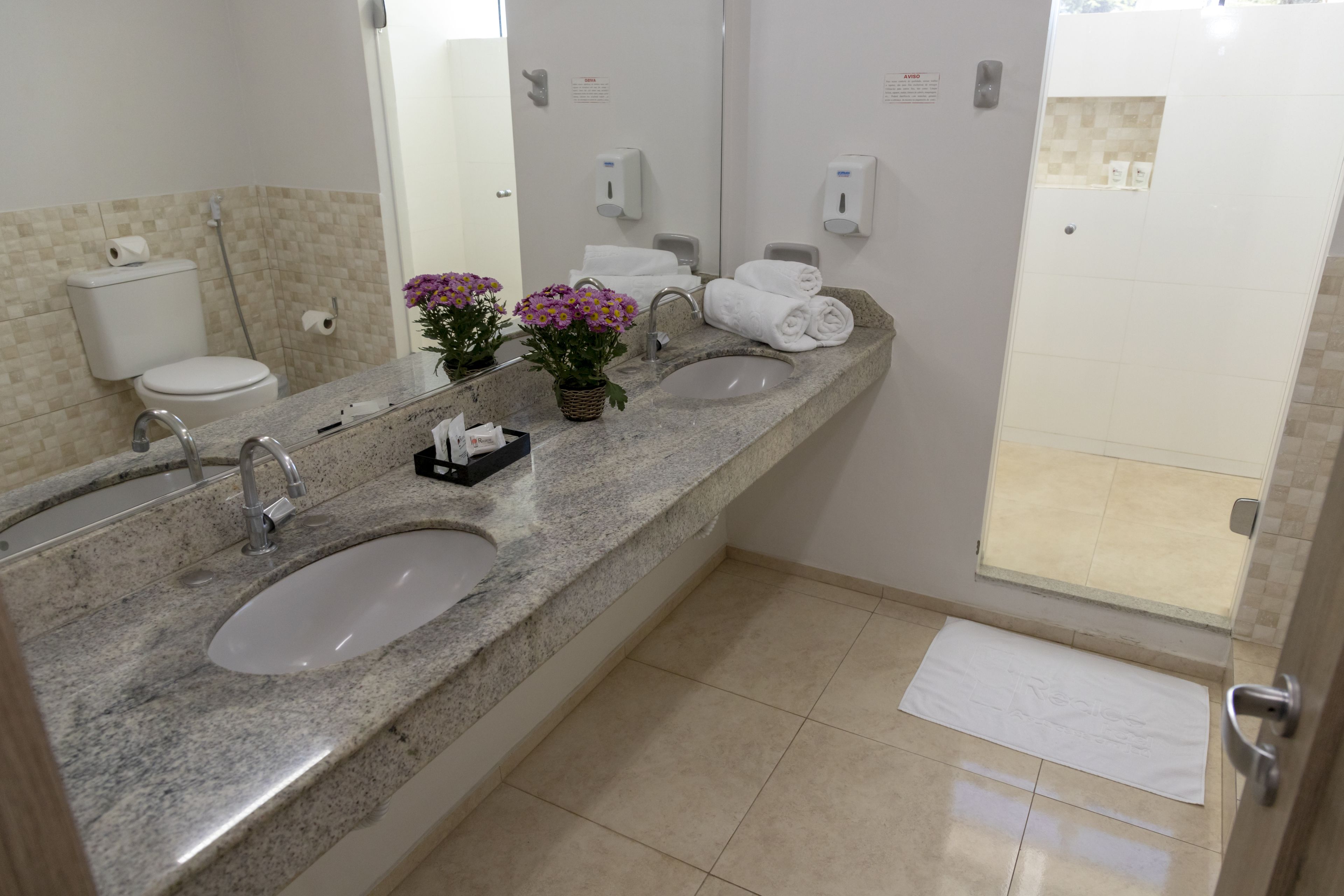 double room, 1 double bed | bathroom | shower, free toiletries, hair dryer, towels