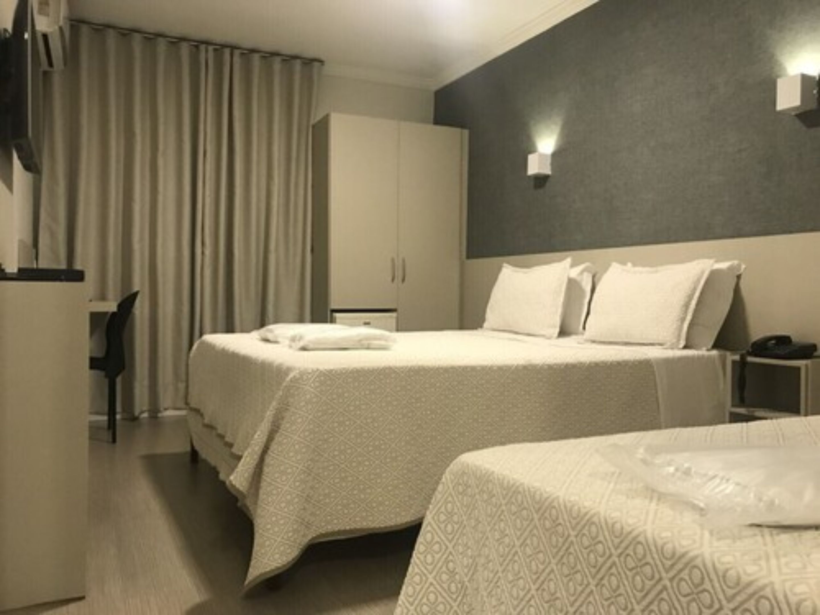 double room, 1 double bed | minibar, desk, free cots/infant beds, free wifi