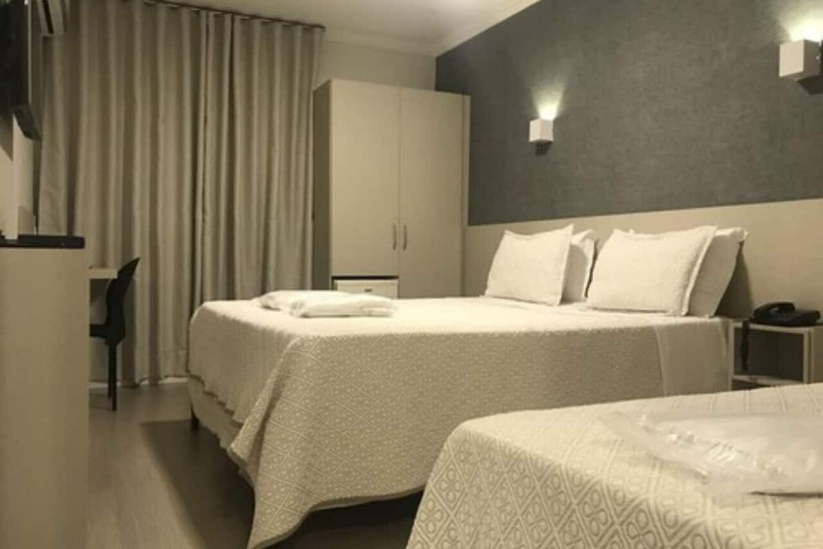 double room, 1 double bed | minibar, desk, free cots/infant beds, free wifi