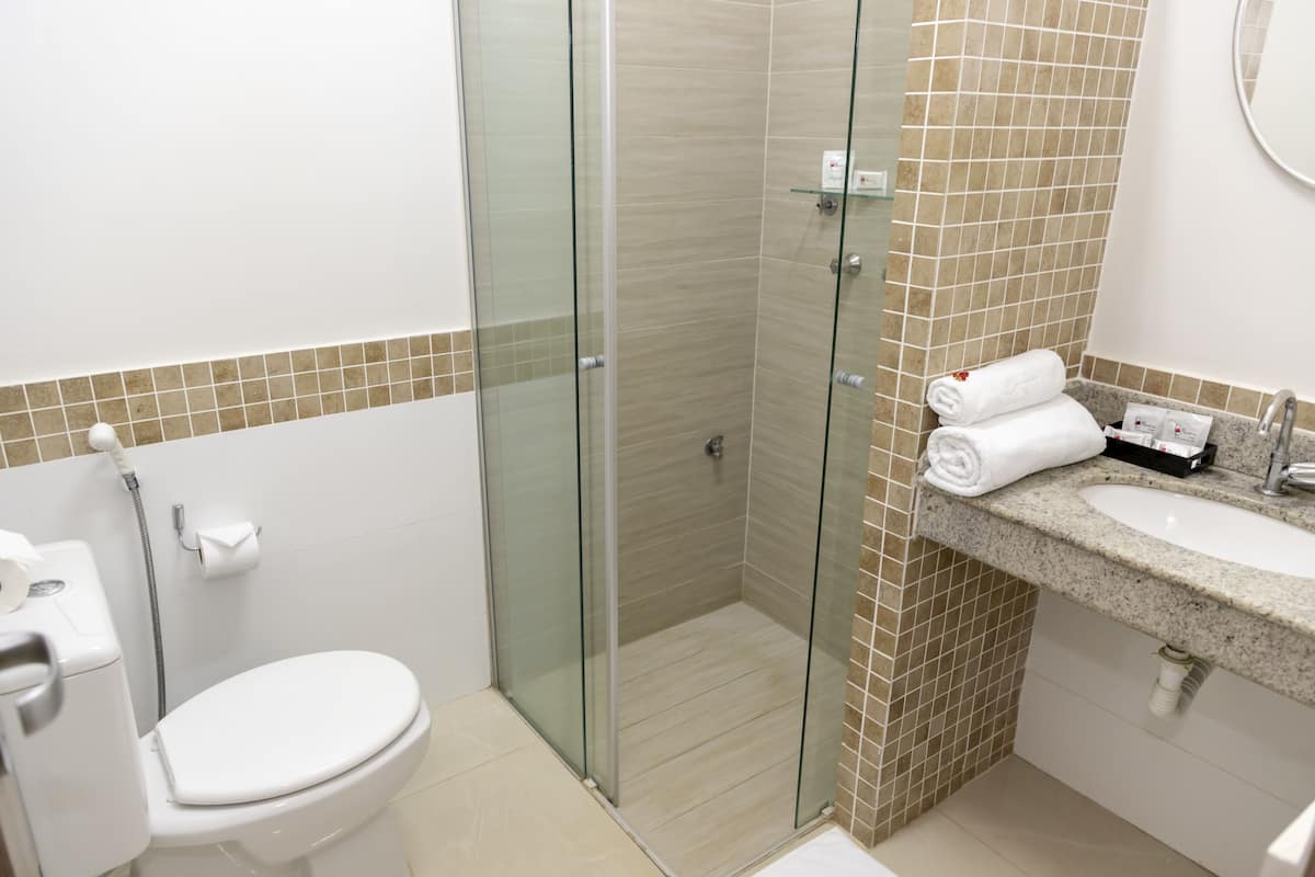 double room, 1 double bed | bathroom | shower, free toiletries, hair dryer, towels