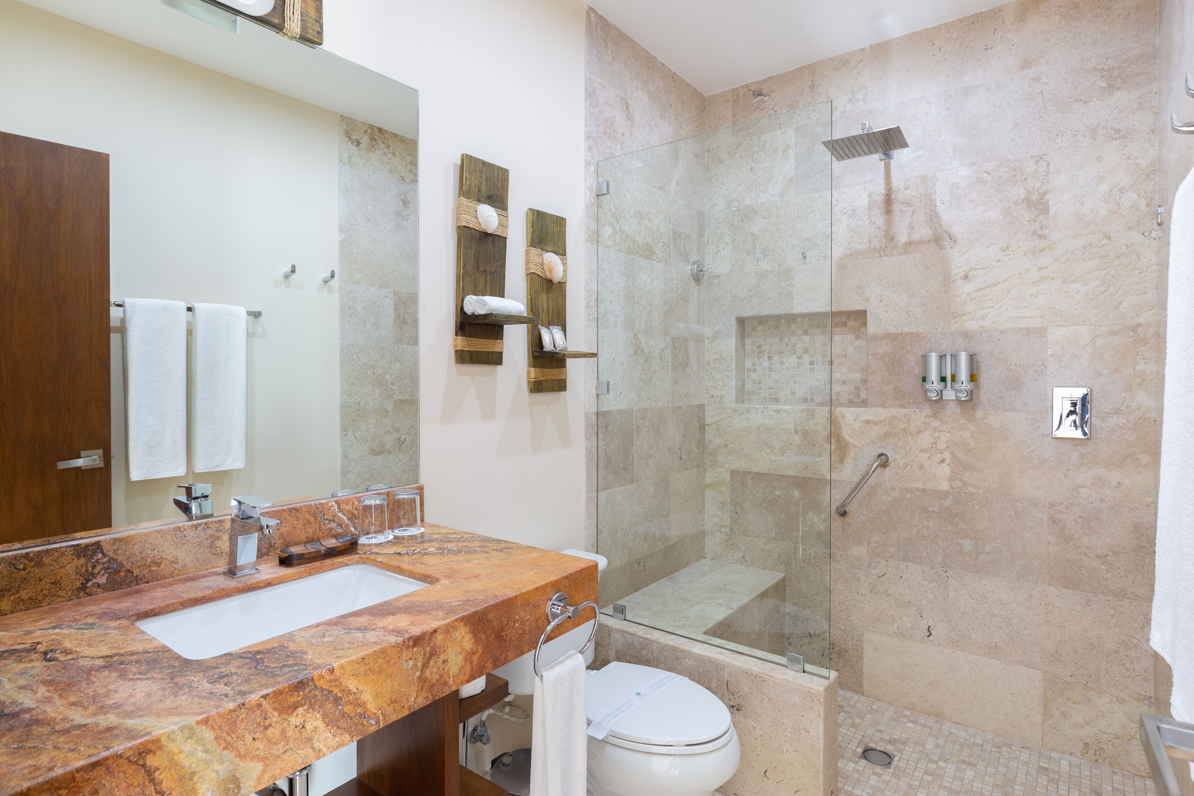 standard double room, 1 king bed, city view | bathroom | shower, free toiletries, hair dryer, towels